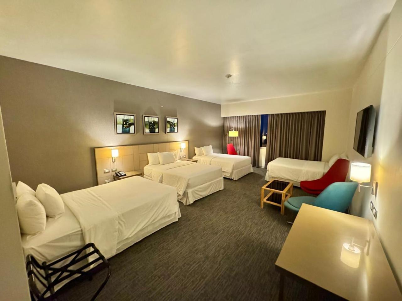 Bth Rebel Tacna Hotel ภายนอก รูปภาพ